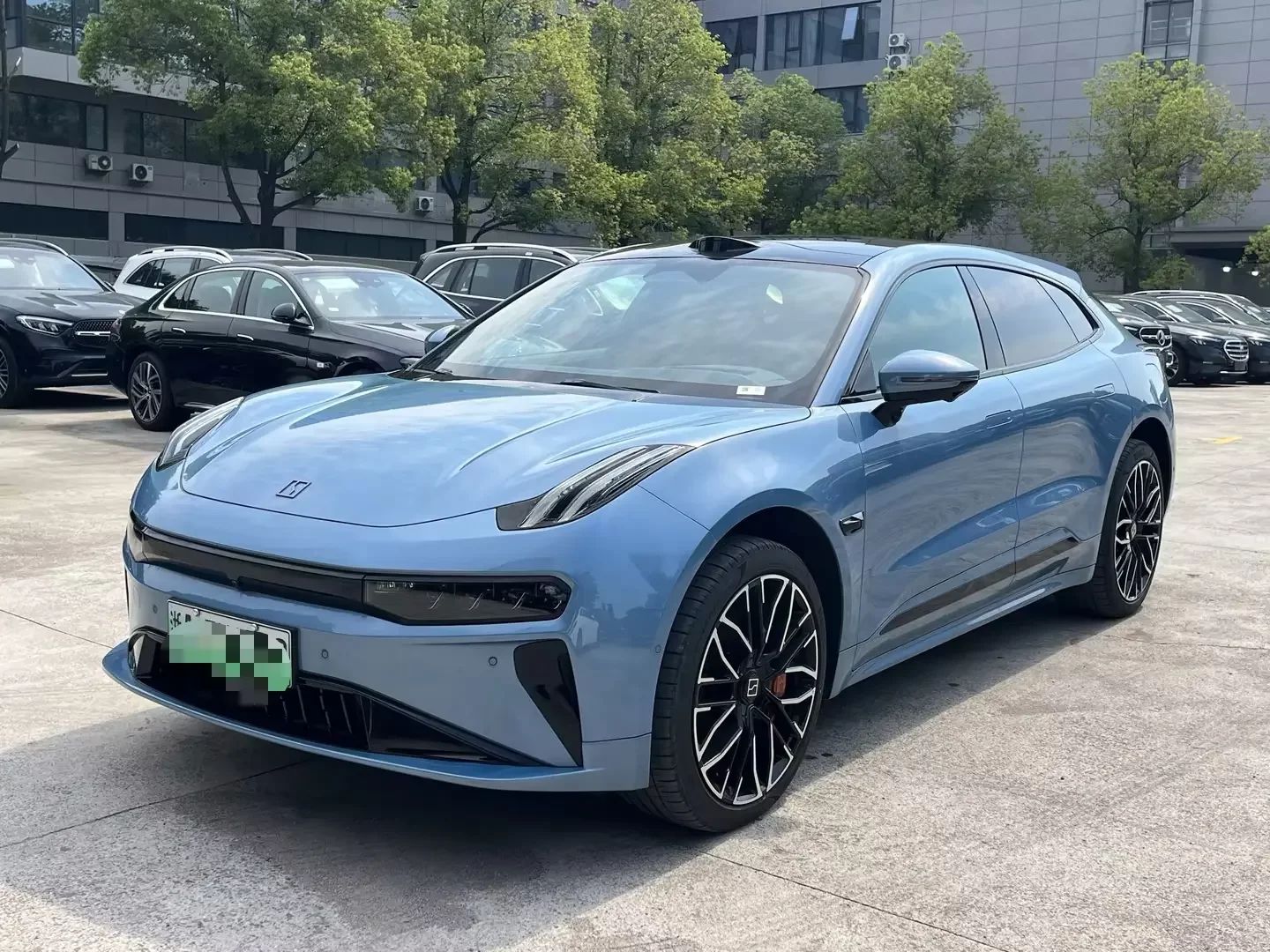 ZEEKR 001
