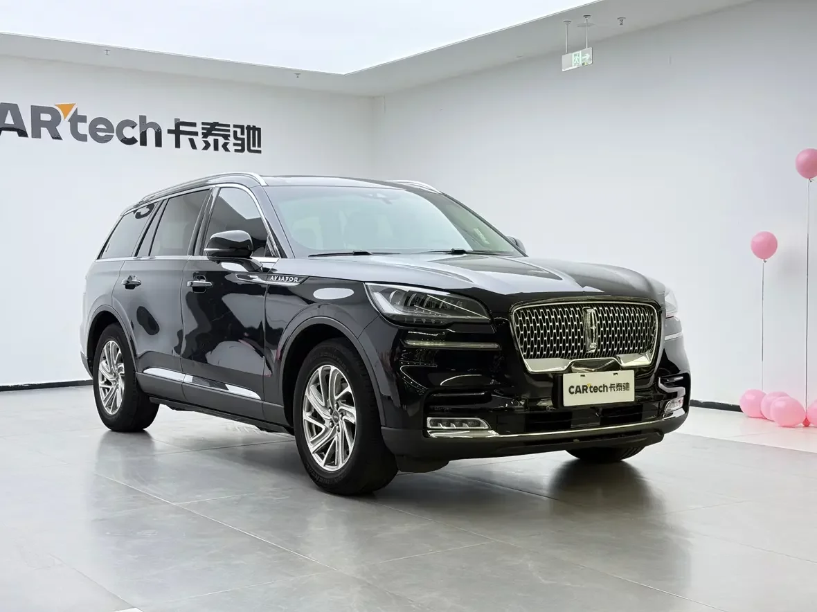 Lincoln aviator