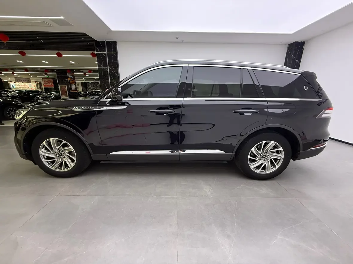 Lincoln aviator