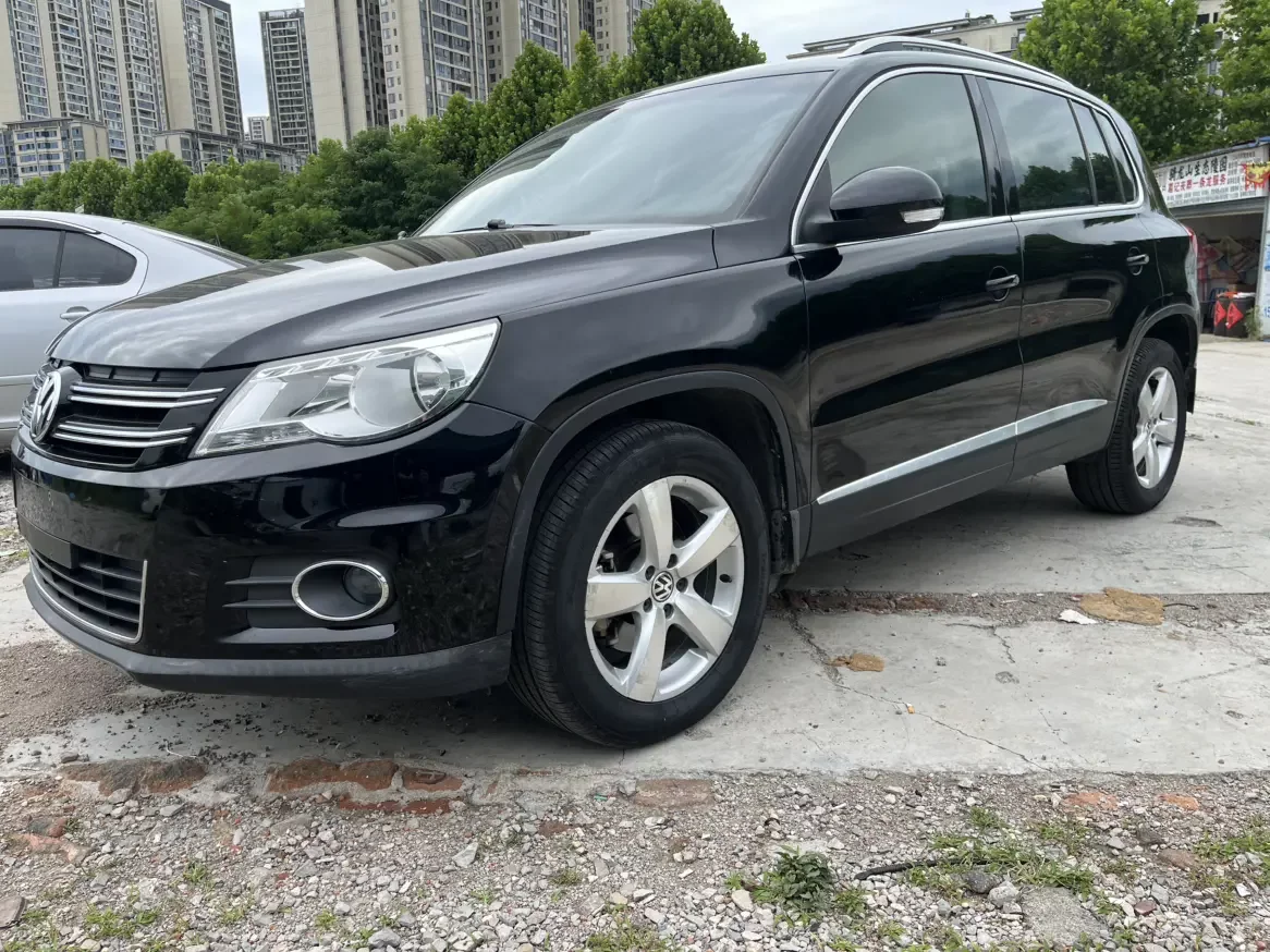Volkswagen Tiguan (Tharu)