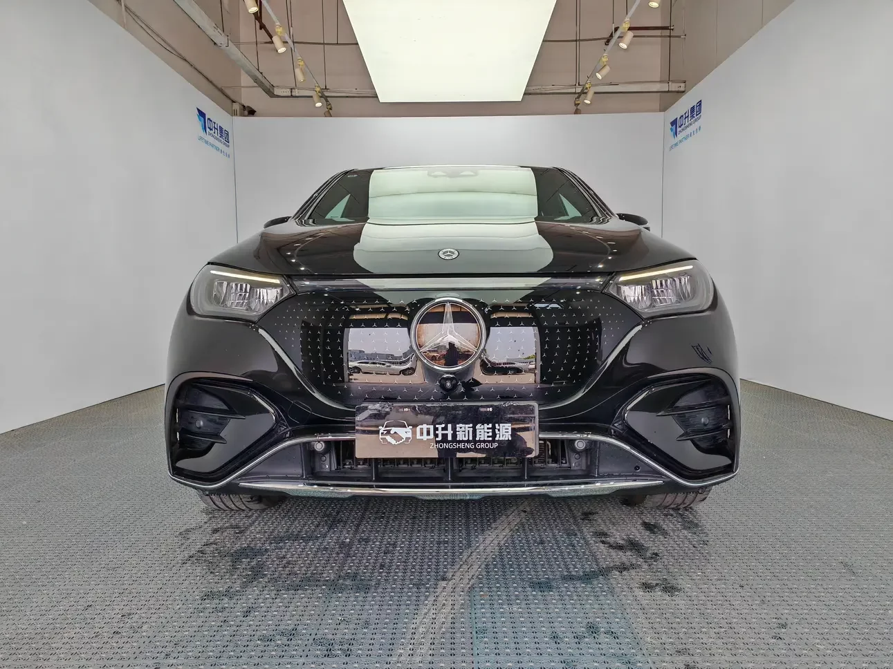 Mercedes-Benz EQE SUV
