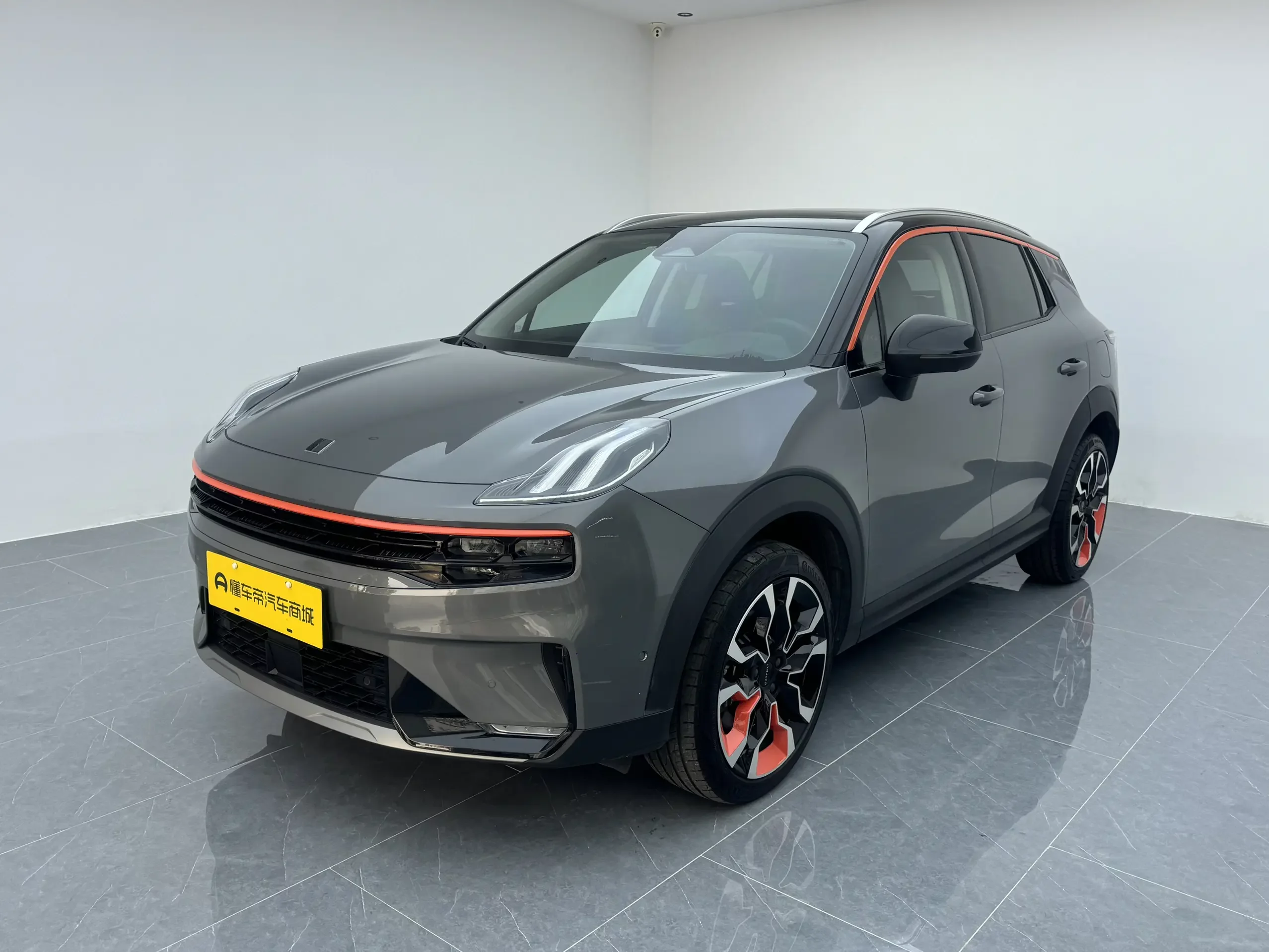 Lynk & Co 06