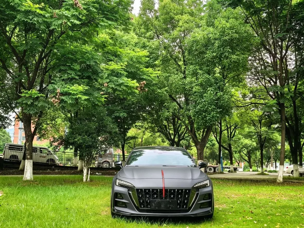 Hongqi H6
