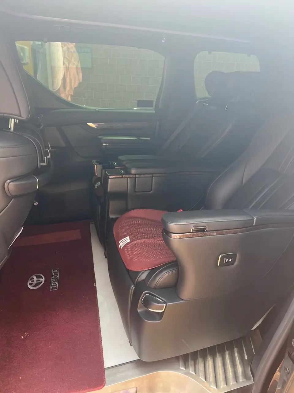 Toyota Crown Wellfire