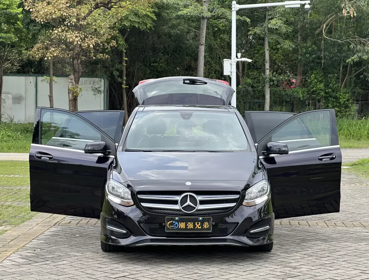 Mercedes-Benz B Class