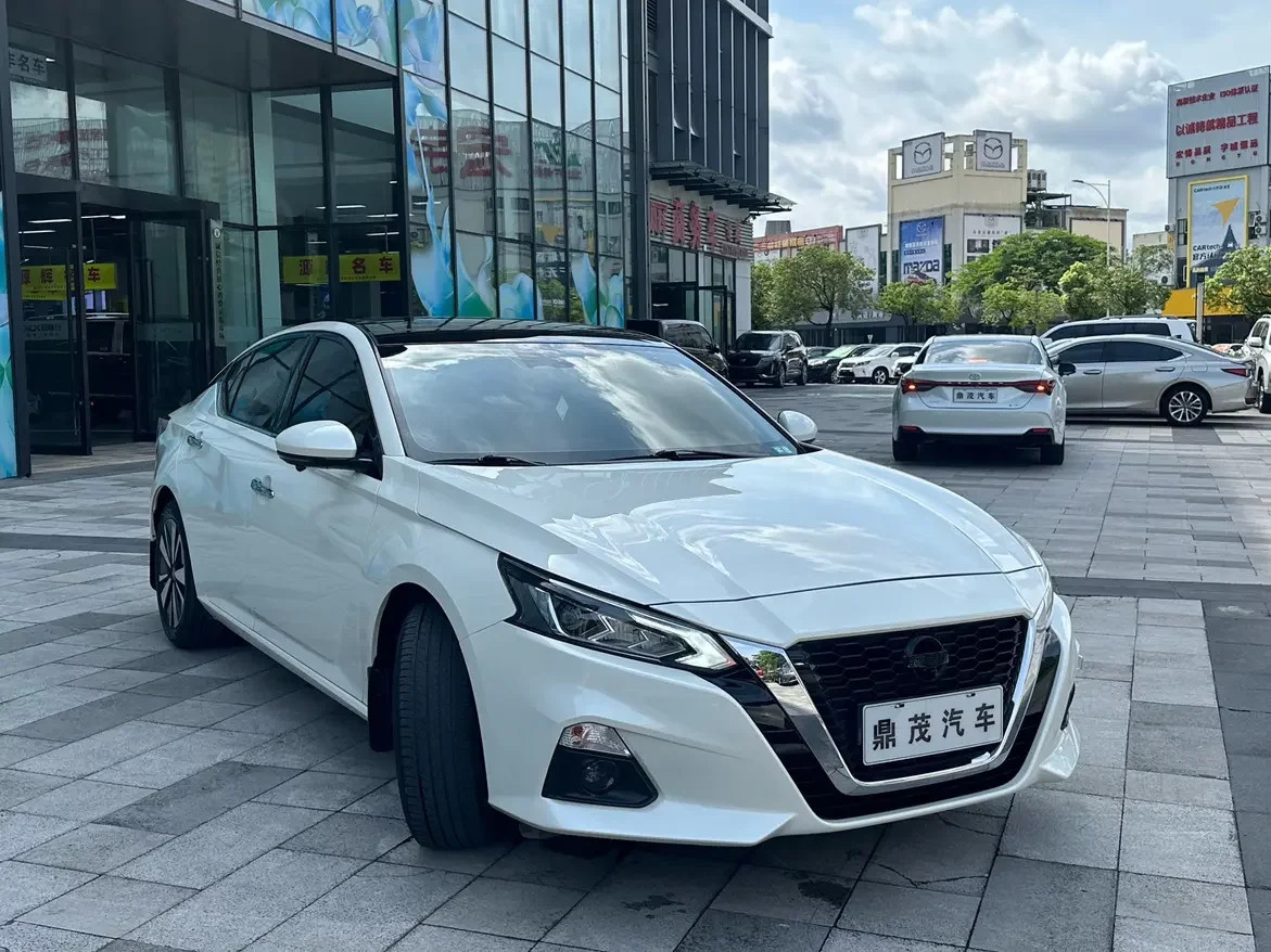 Nissan Altima