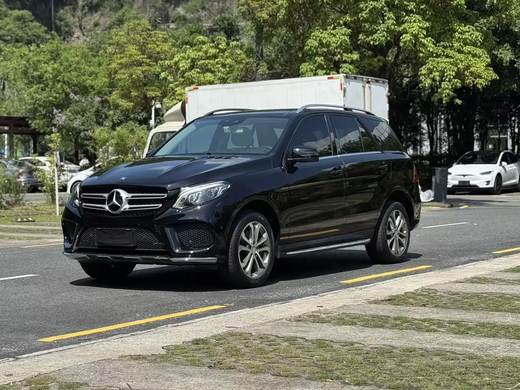 Mercedes-Benz GLE (Imported)