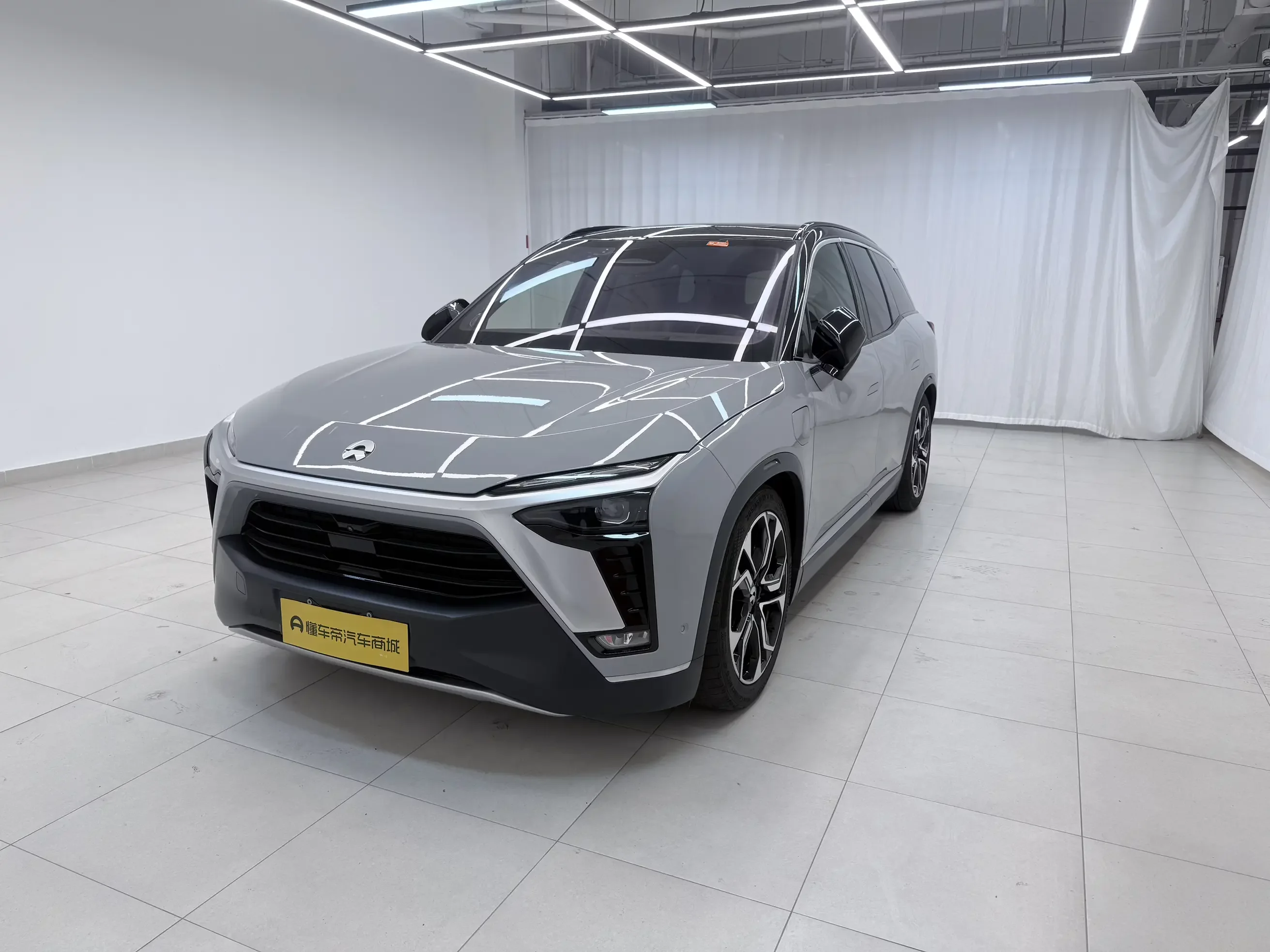 NIO ES8