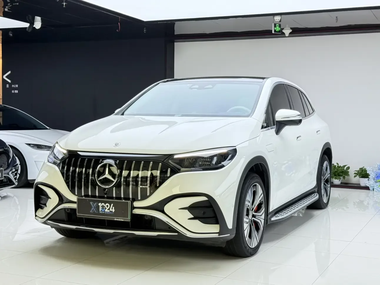 Mercedes-Benz EQE SUV