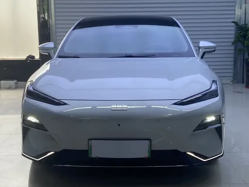 Geely Galaxy E8