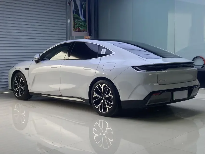 Geely Galaxy E8