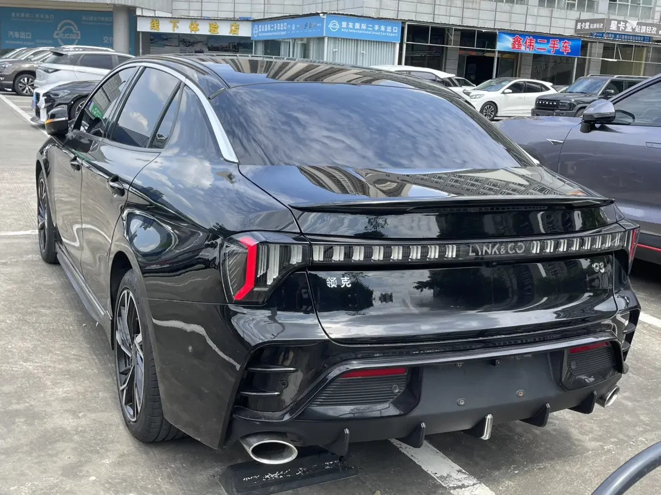 Lynk & Co 03