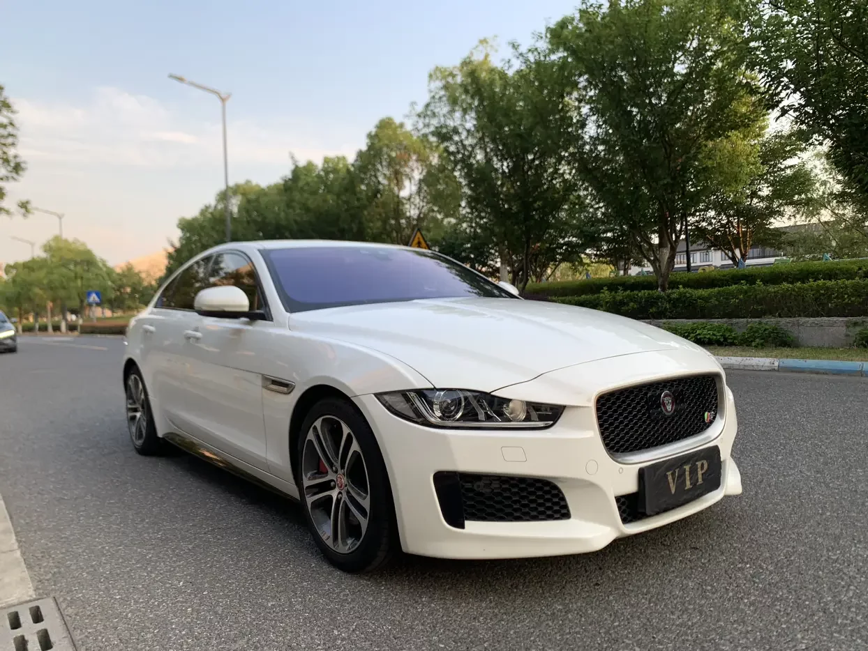 Jaguar XE