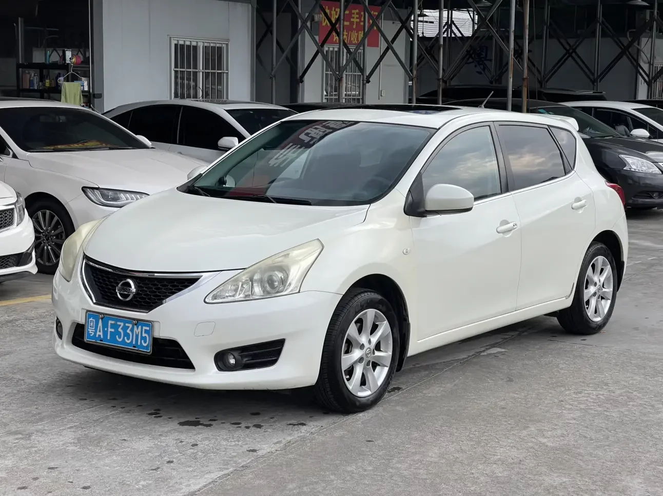 Nissan Tiida