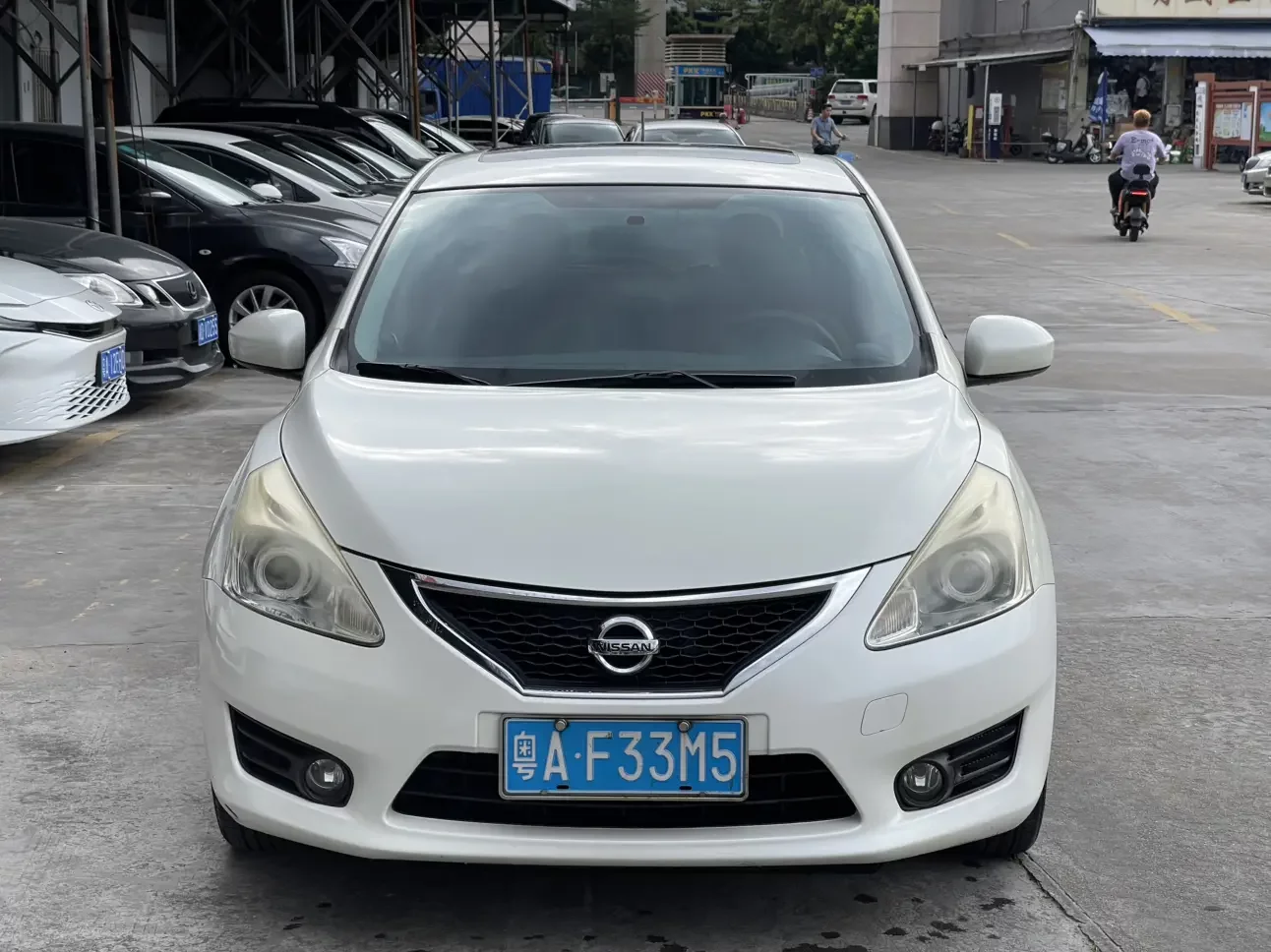 Nissan Tiida