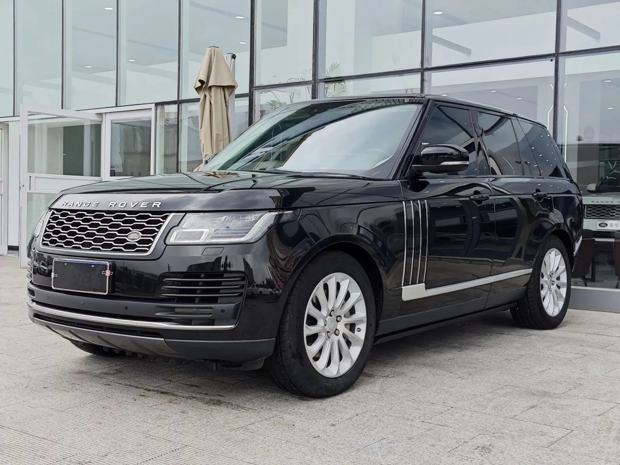 Land Rover range rover