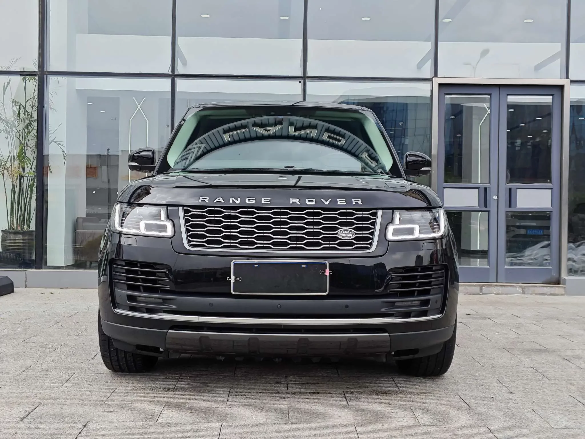 Land Rover range rover