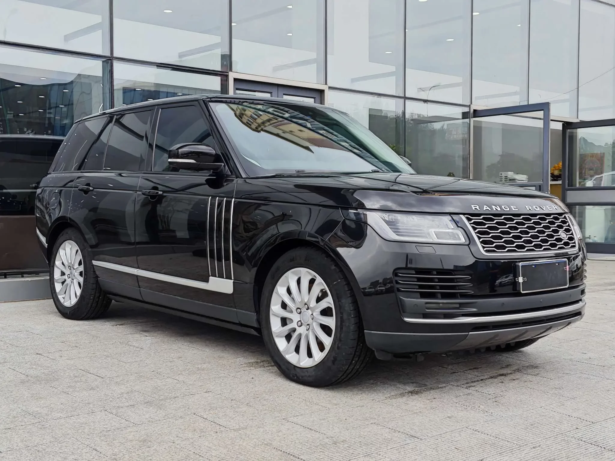 Land Rover range rover