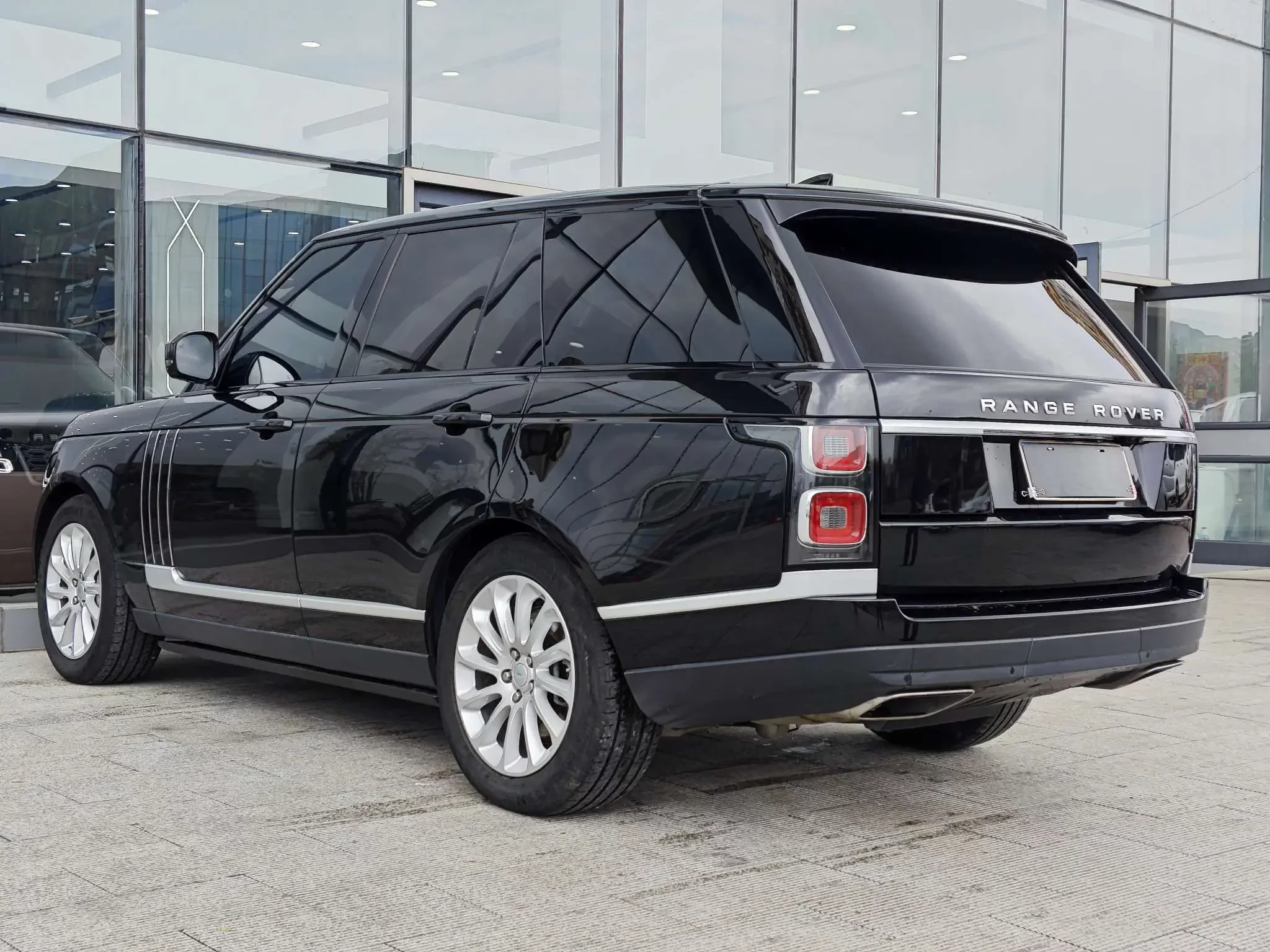 Land Rover range rover