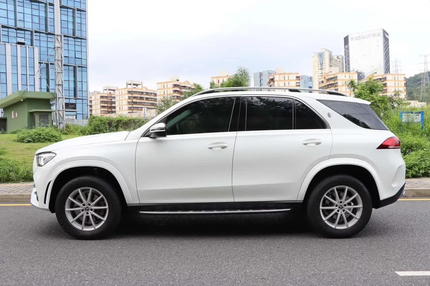 Mercedes-Benz GLE (Imported)