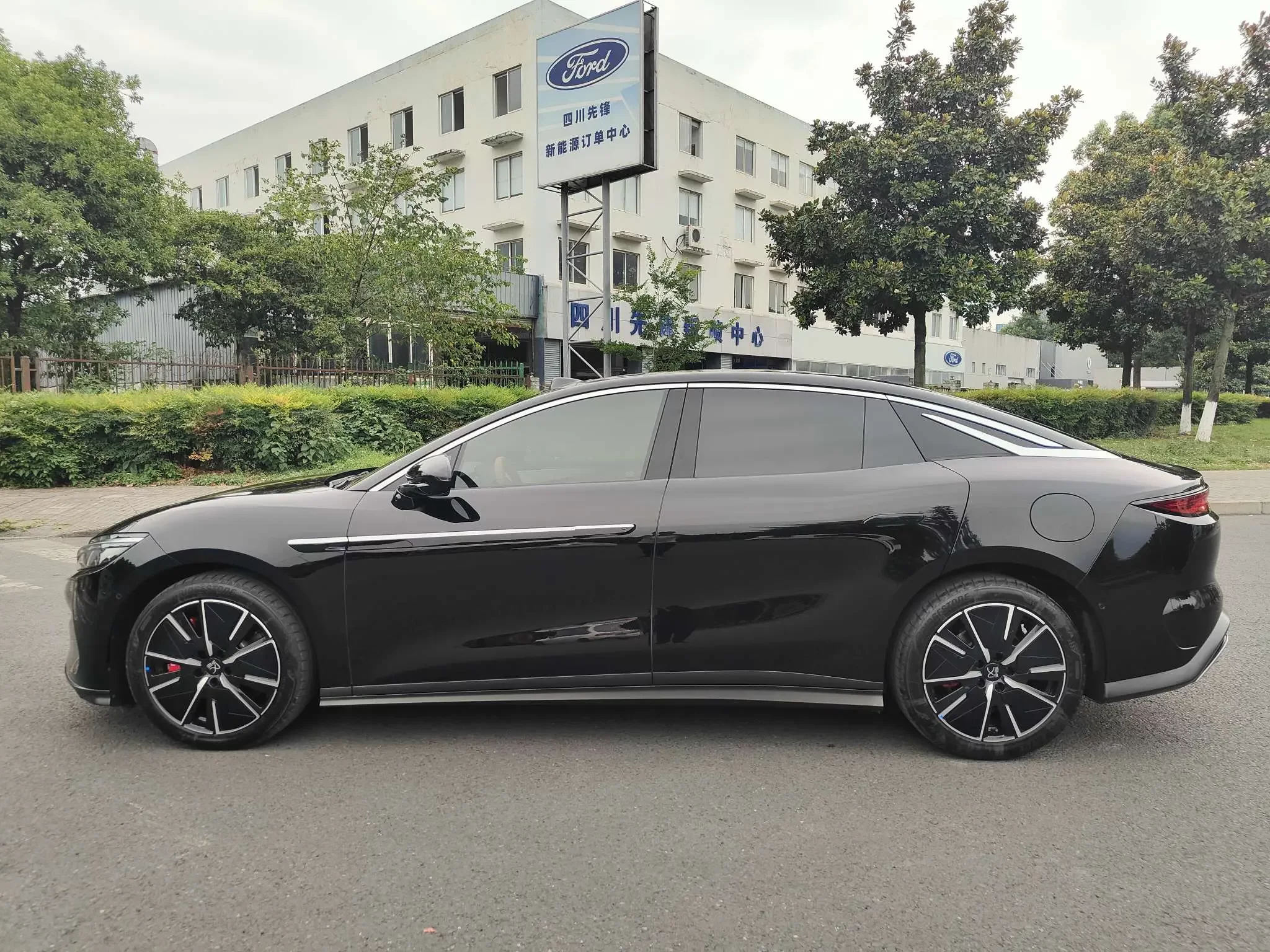 BYD Han L DM