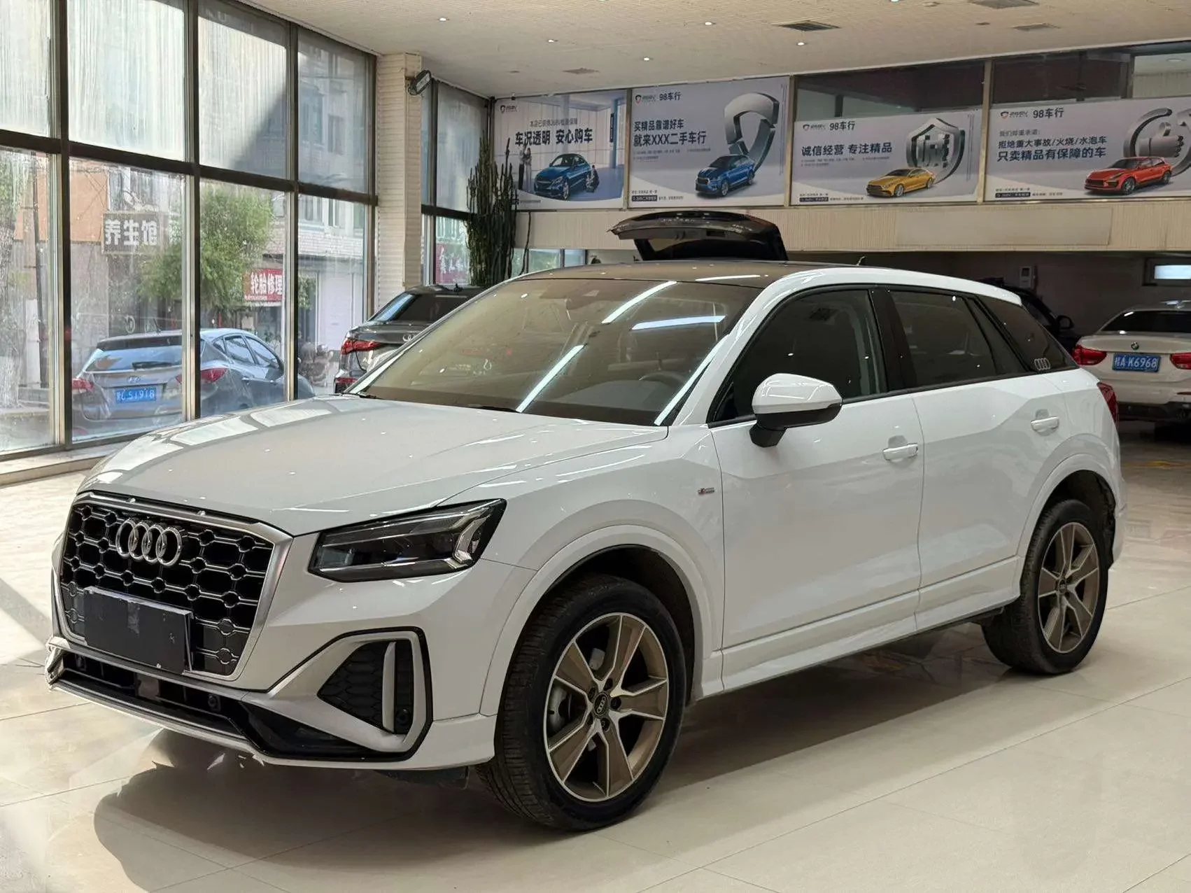 Audi Q2L