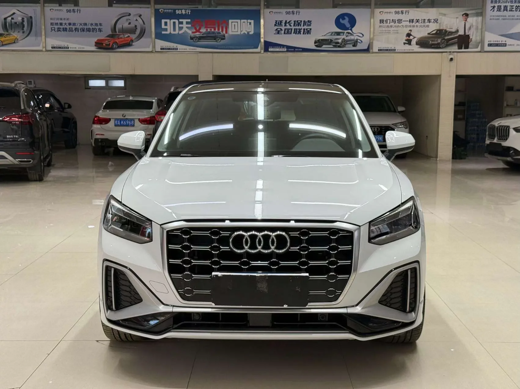 Audi Q2L