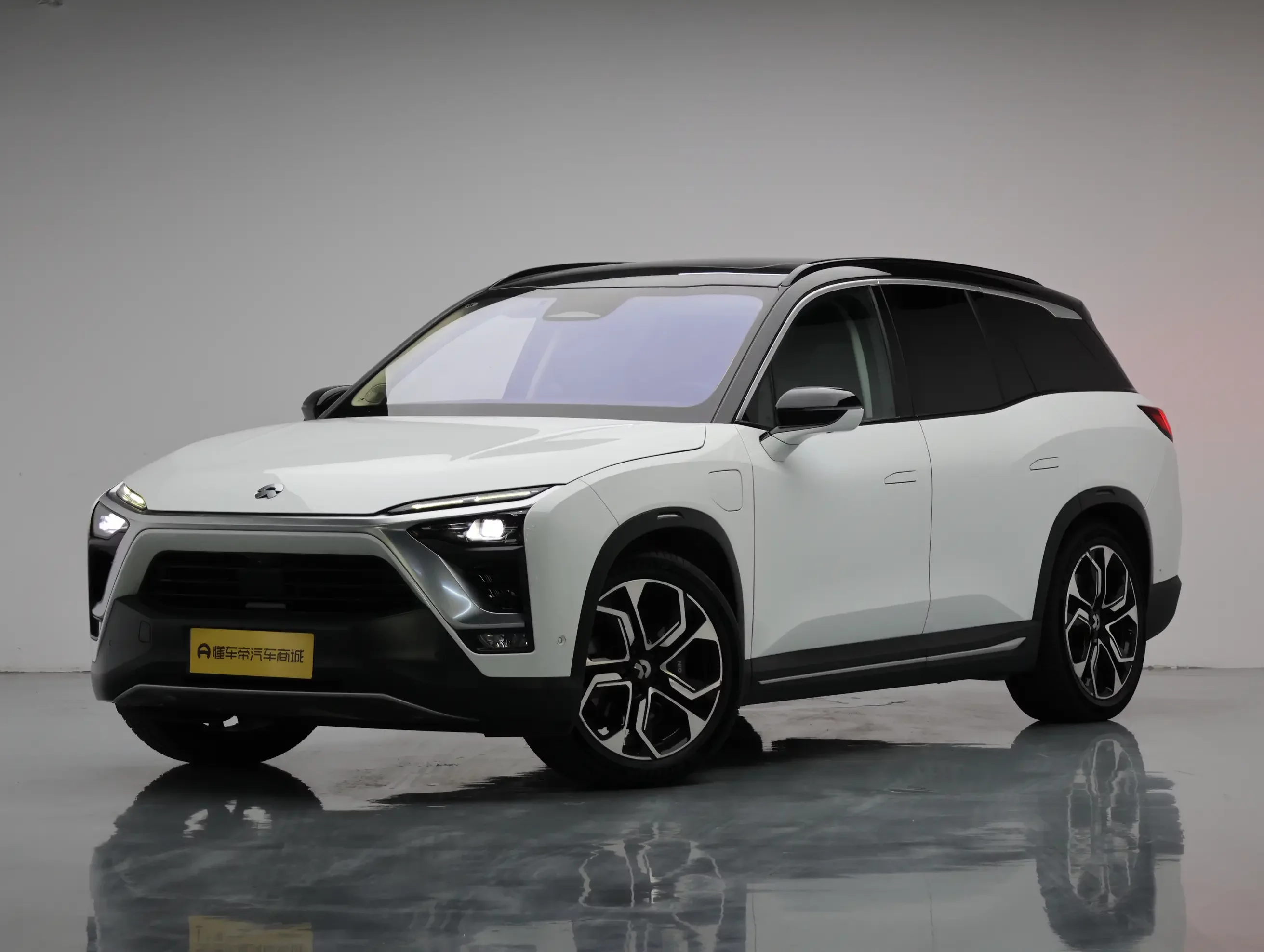 NIO ES8