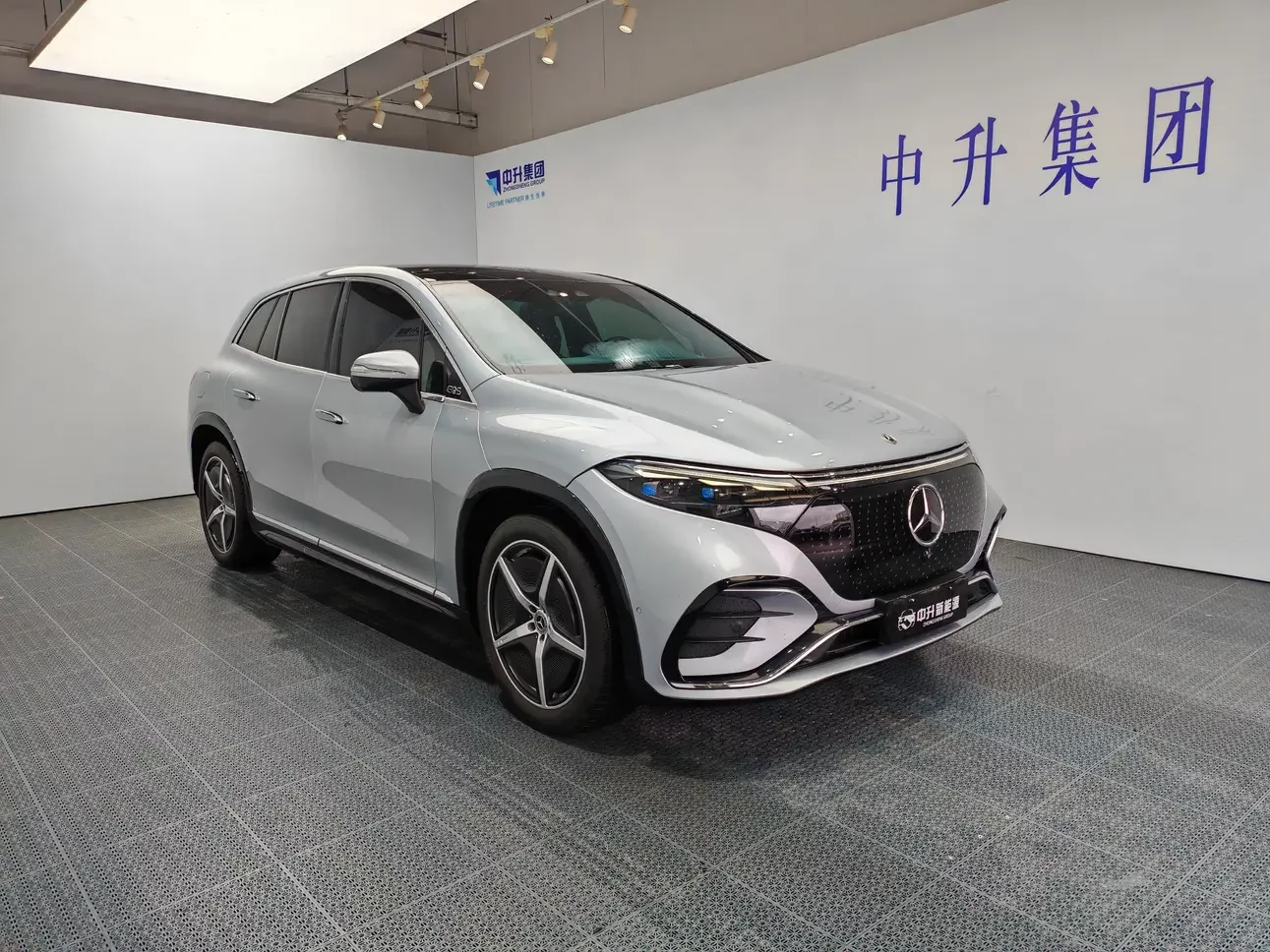 Mercedes-Benz EQS SUV