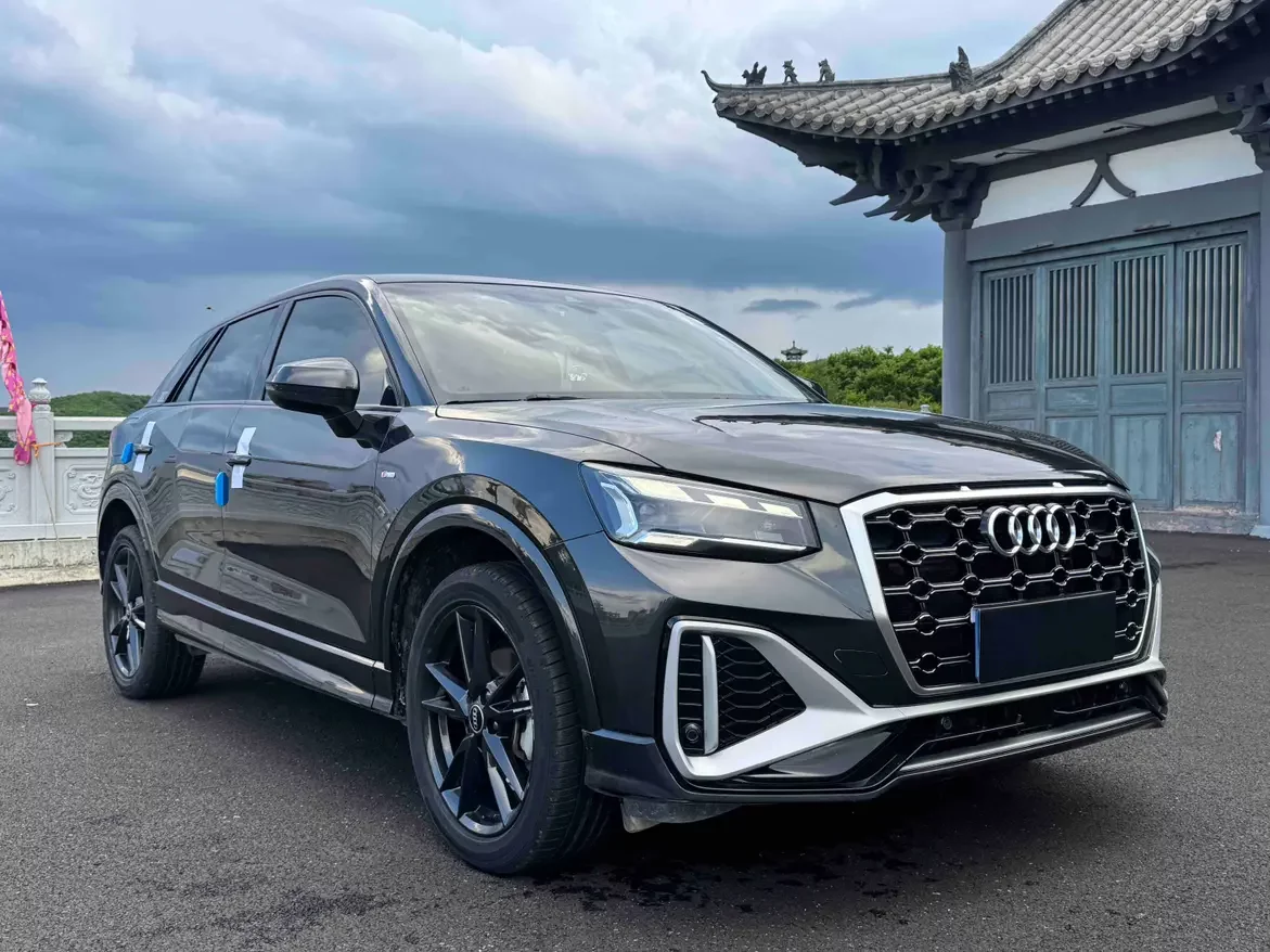 Audi Q2L