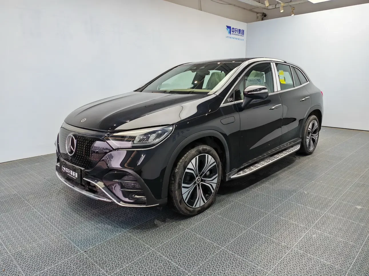 Mercedes-Benz EQE SUV