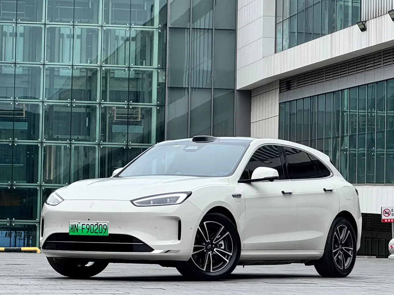 AITO M5