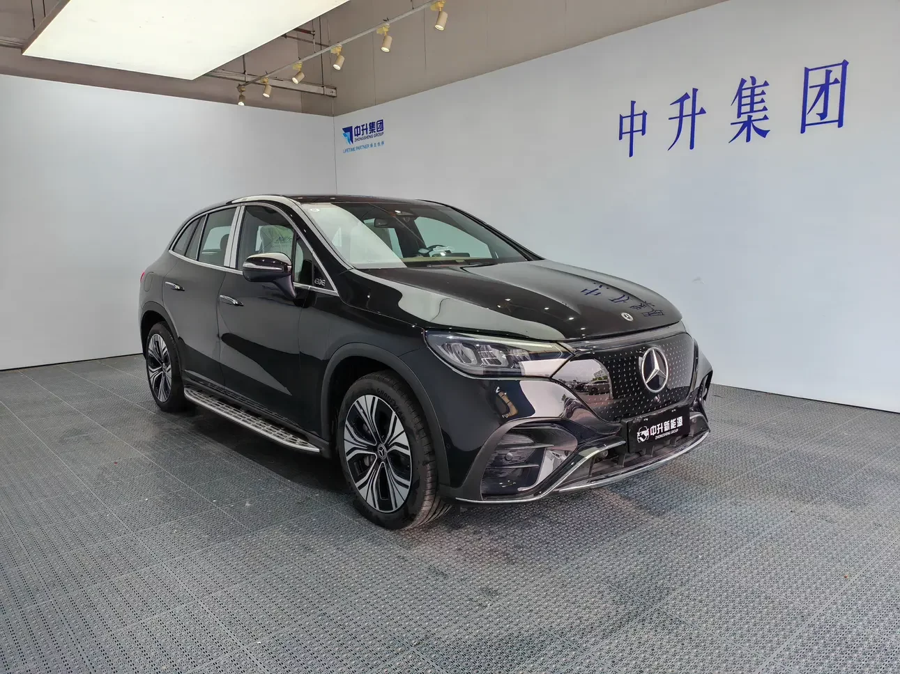 Mercedes-Benz EQE SUV