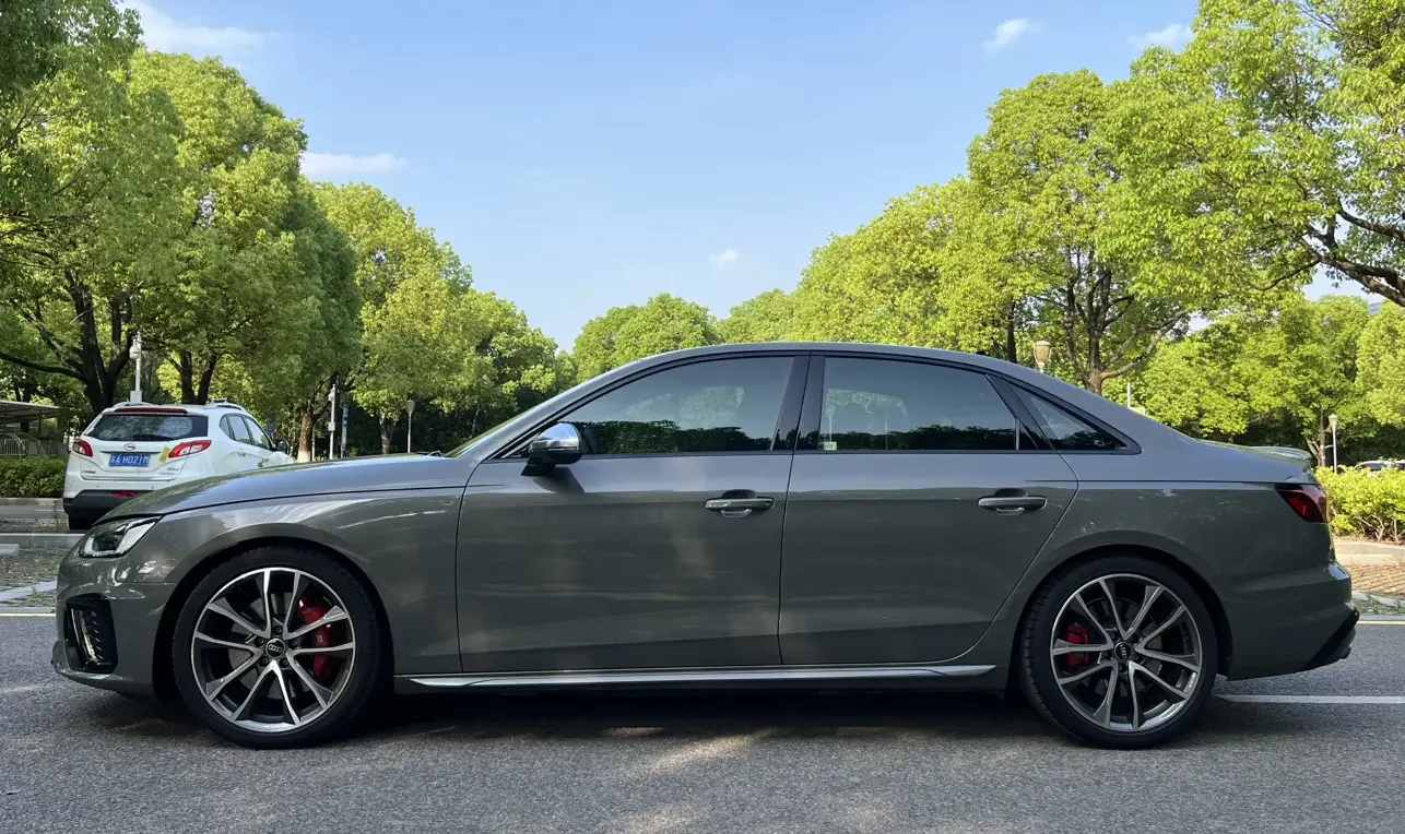 Audi S4