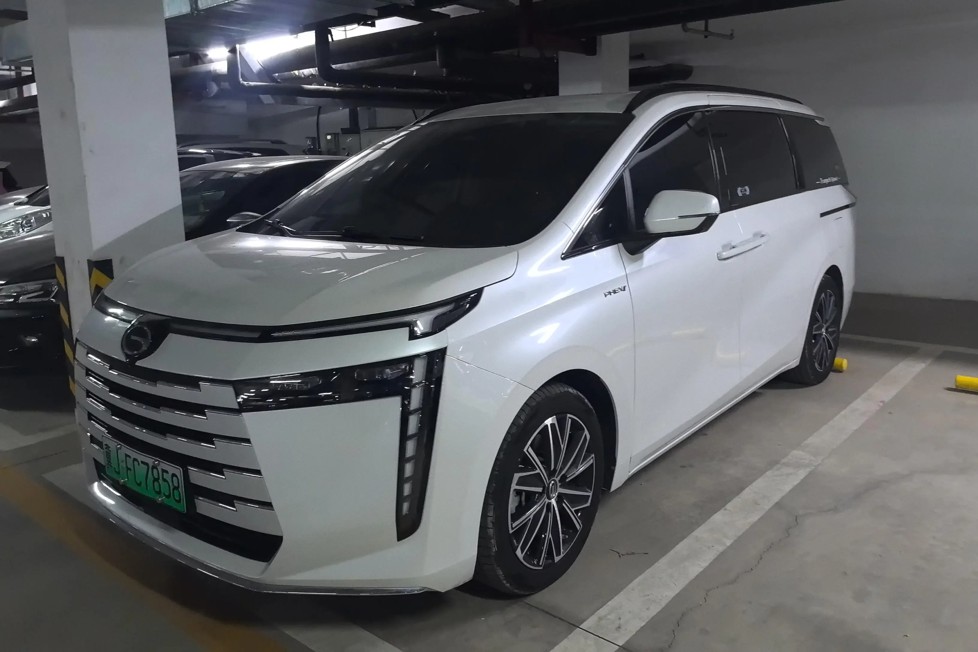 GAC Trumpchi E8 PHEV