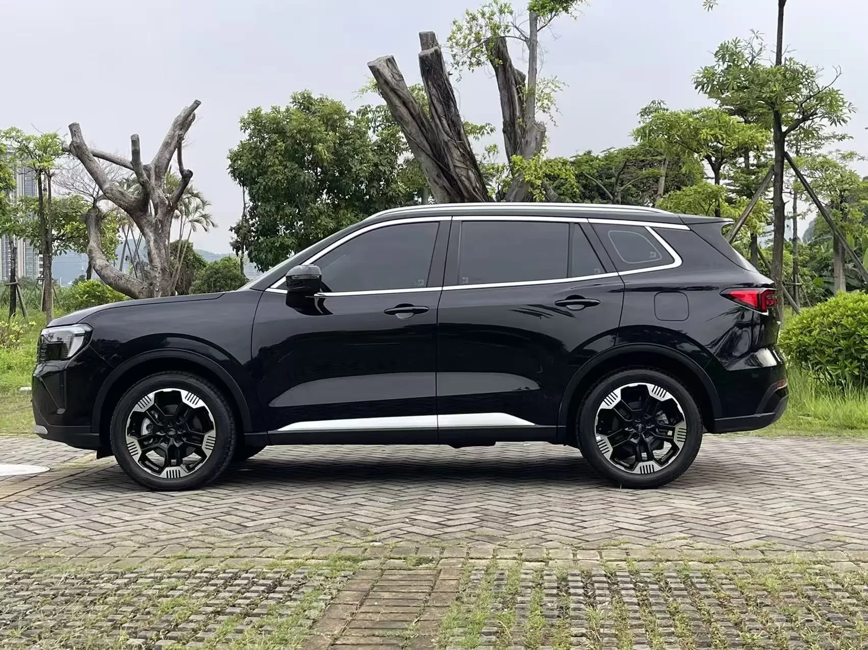 Ford Equator Sport