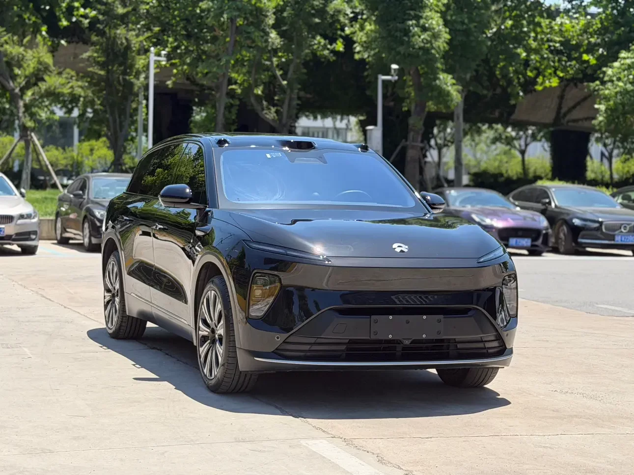 NIO ES8