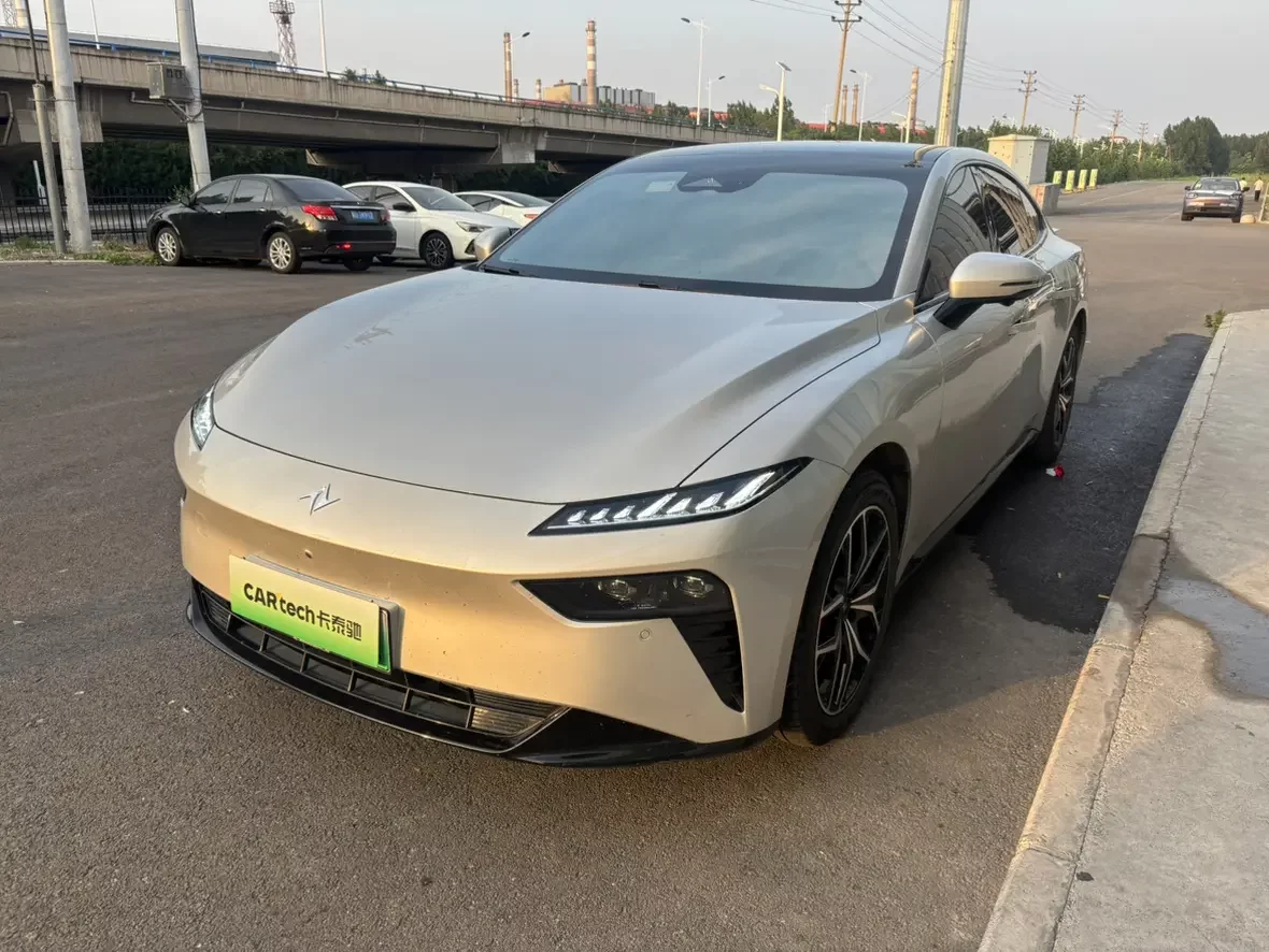 Dongfeng Yipai 007  из Китая