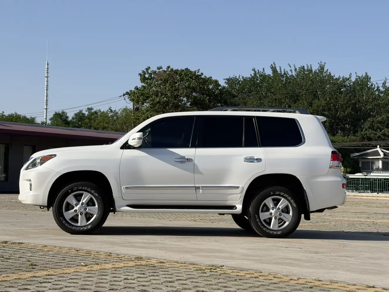 Lexus LX