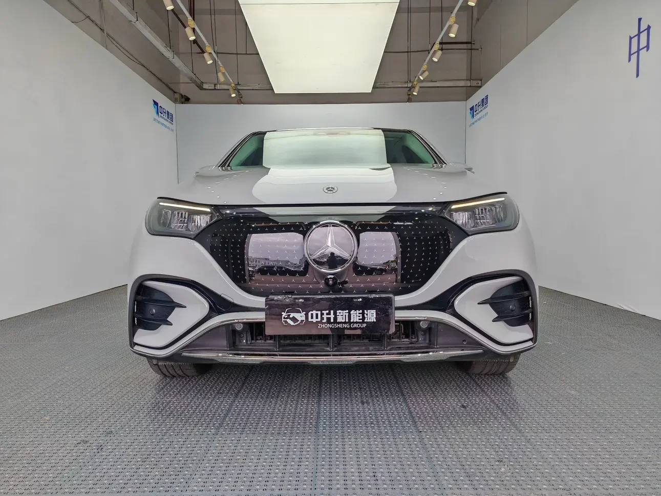 Mercedes-Benz EQE SUV