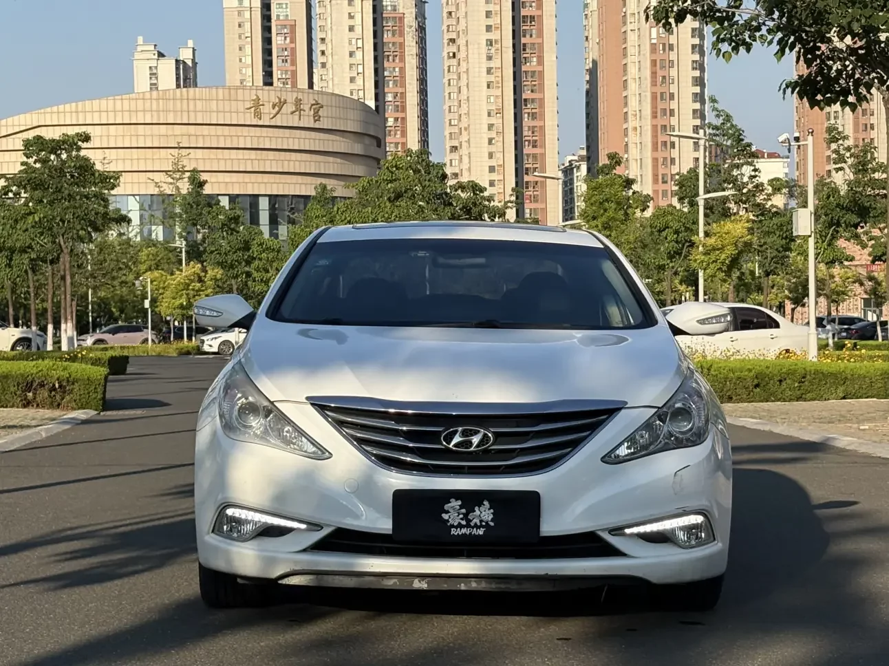 Hyundai sonata eight