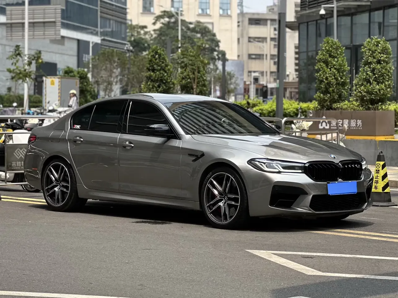 BMW M5
