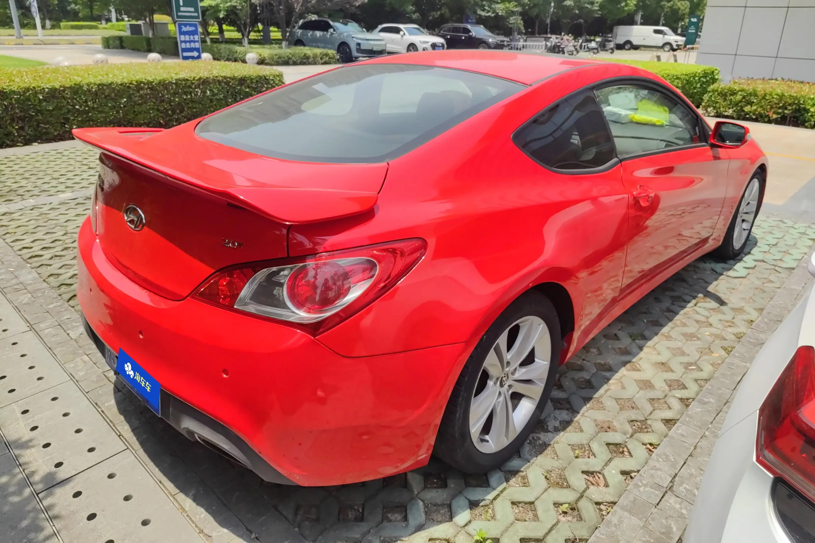 Hyundai Genesis-Coolpad