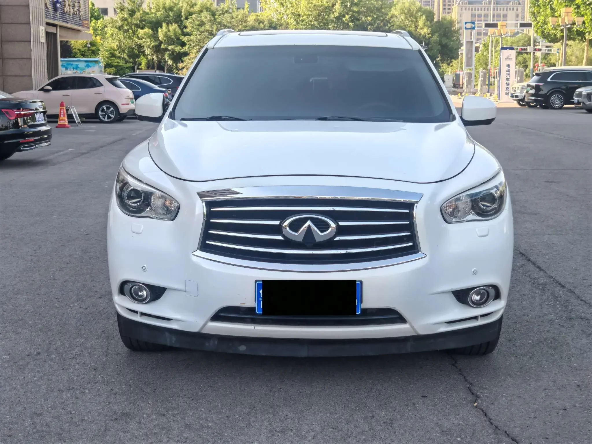 Infiniti JX