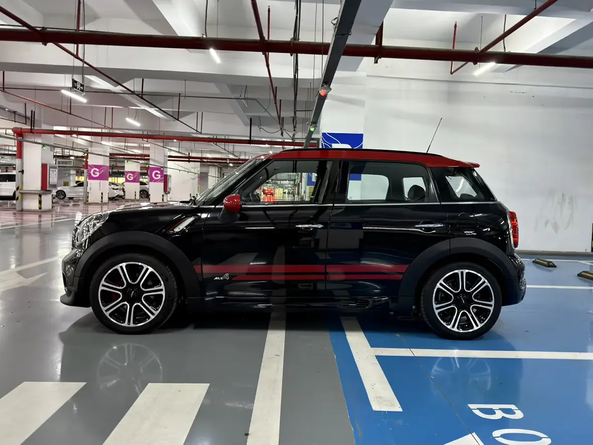 MINI JCW COUNTRYMAN