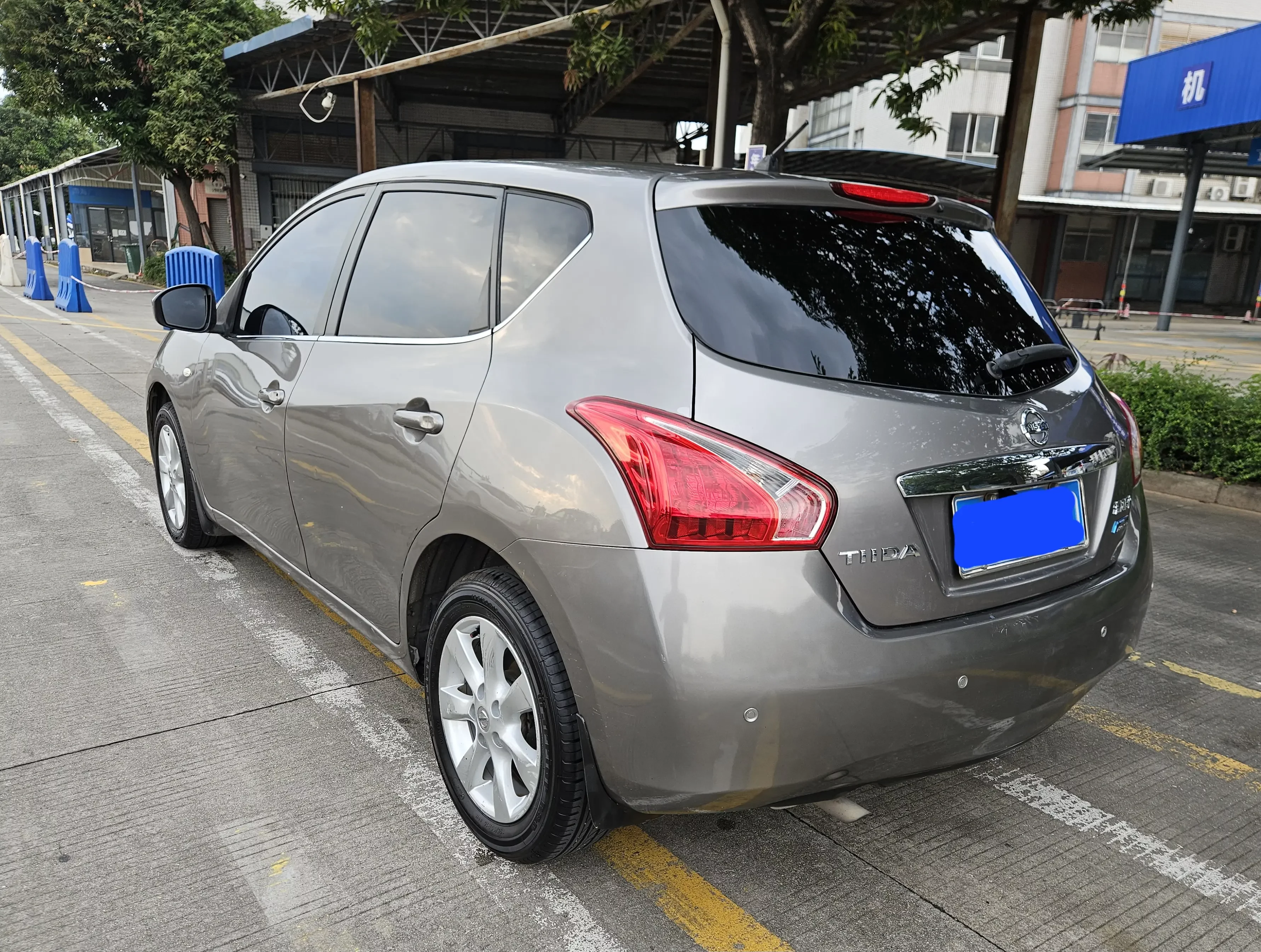 Nissan Tiida