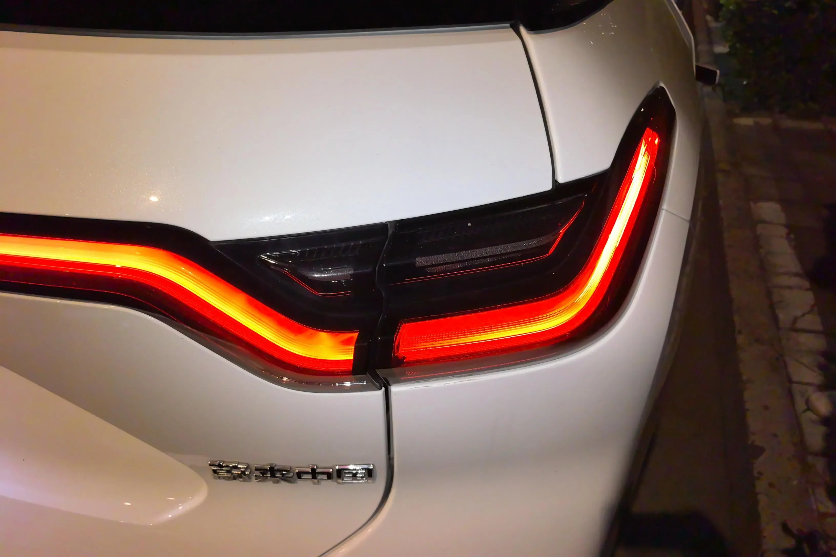 NIO ES6