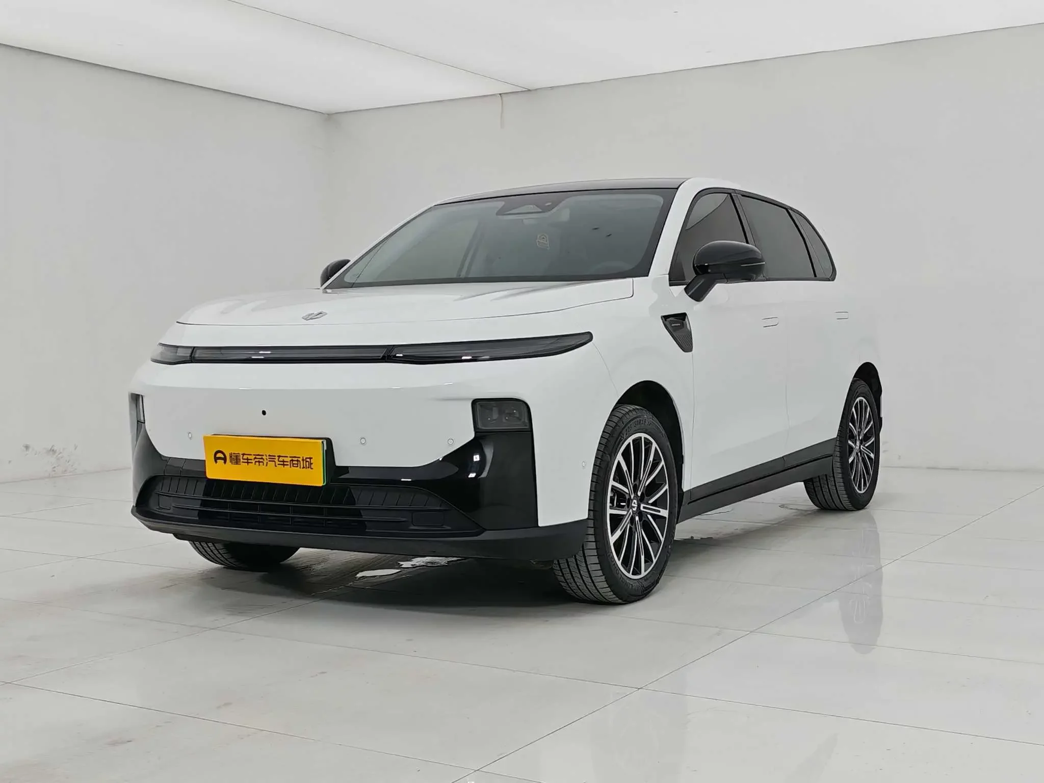 Leapmotor B10
