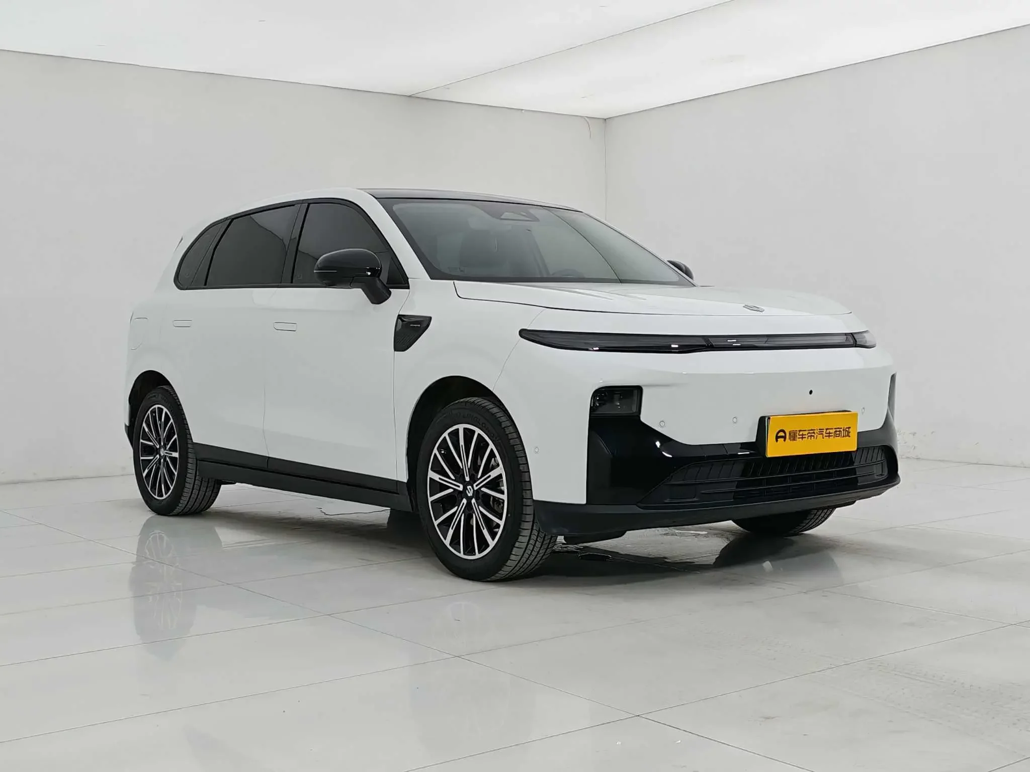 Leapmotor B10