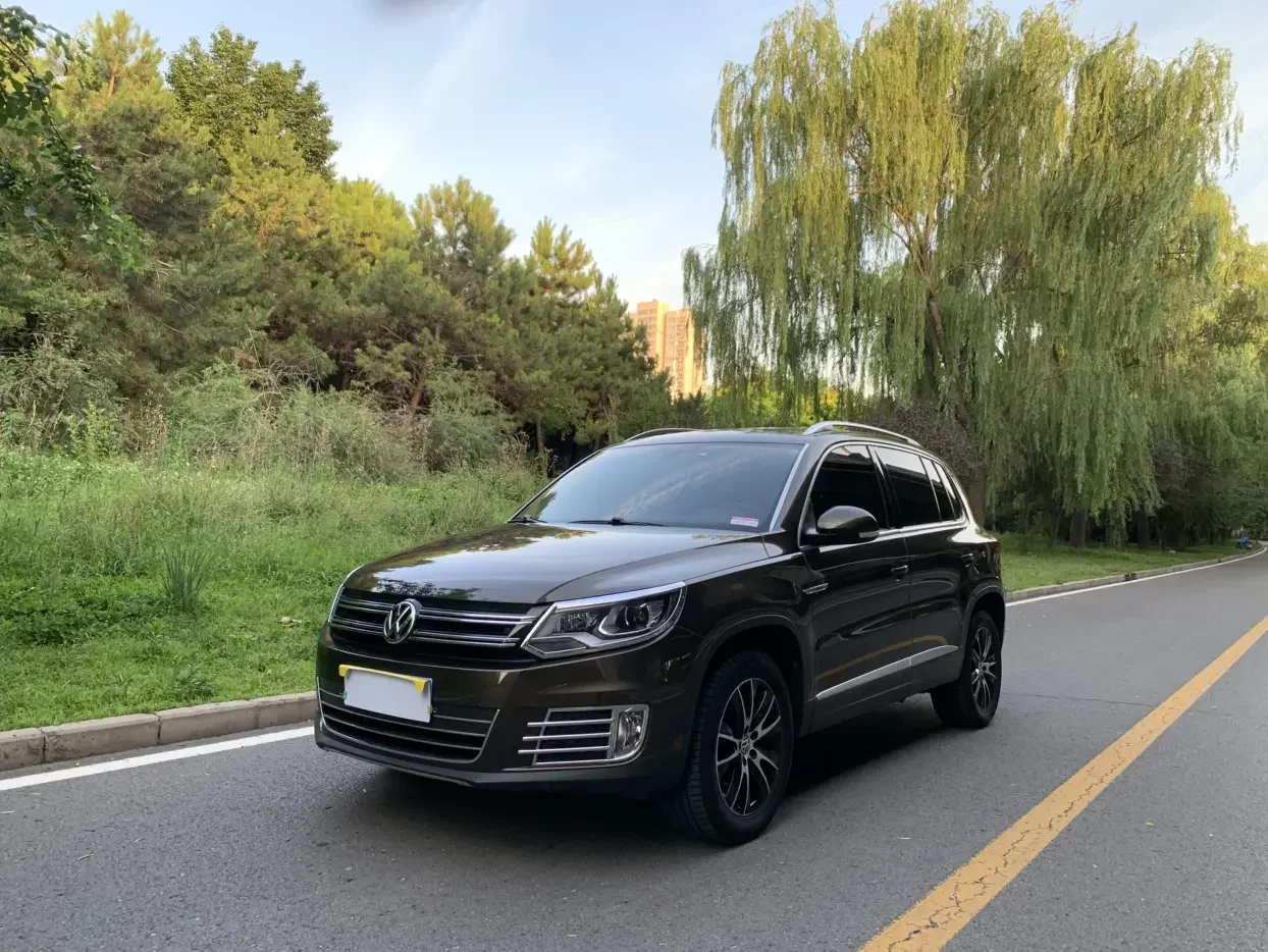 Volkswagen Tiguan (Tharu)